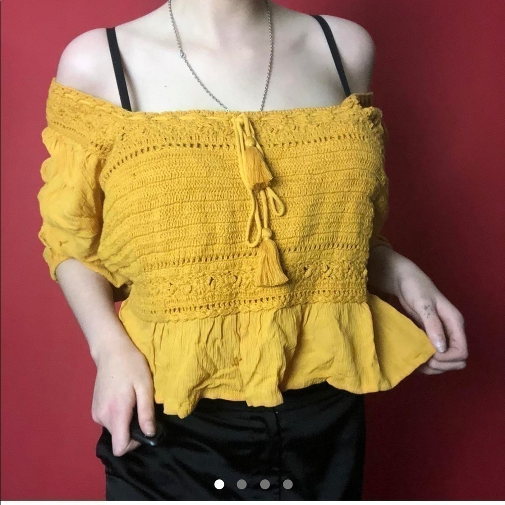 Yellow Boho crop top 💛💛